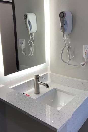 Hotel Super 8 by Wyndham York photo 4