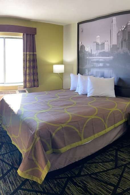 Hotel Super 8 by Wyndham York photo 1