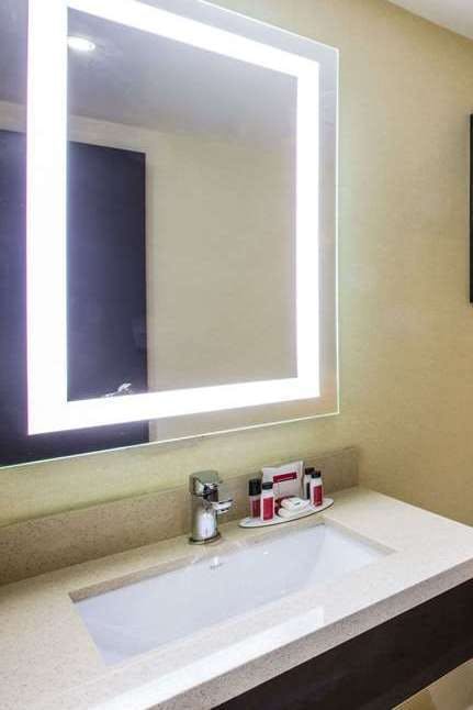 Hotel Ramada Jacksons Point photo 4