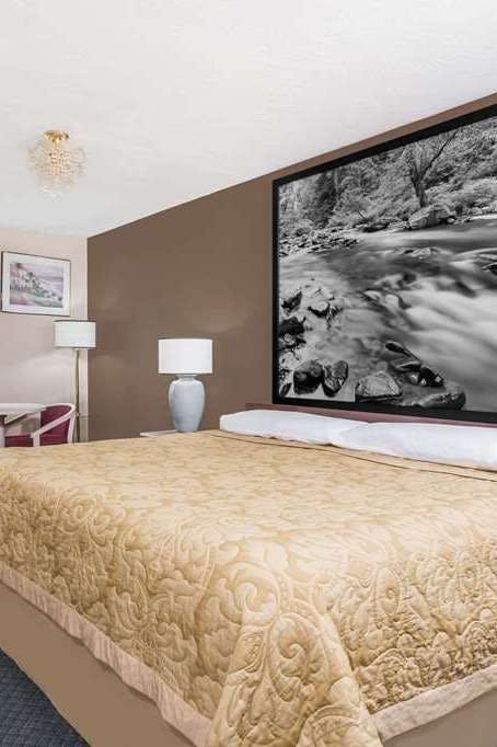 Hotel Super 8 by Wyndham Shelton photo 2