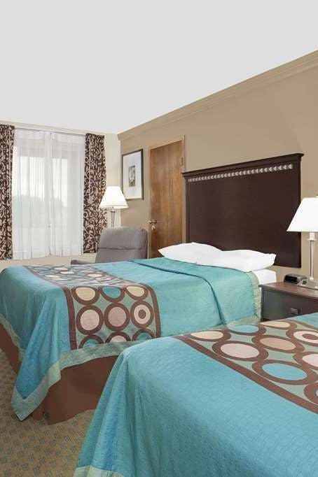 Hotel Super 8 by Wyndham Danville photo 2