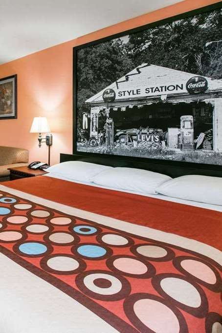 Hotel Super 8 by Wyndham Farmers Branch/North Dallas photo 1