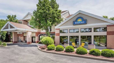 Days Inn & Suites by Wyndham Madison
