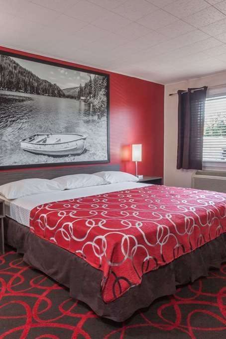 Hotel Super 8 Kirkland Lake photo 1
