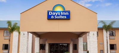Days Inn and Suites Conroe N