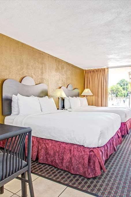 Hotel Days Inn St Petersburg Central photo 2