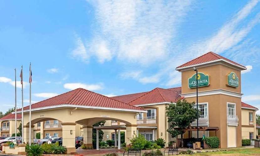 La Quinta Inn & Suites by Wyndham Conroe