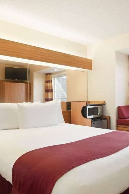 Hotel Microtel Inn & Suites by Wyndham Ann Arbor photo 1