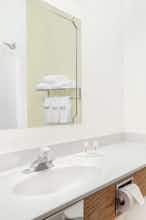 Hotel Super 8 Cobleskill photo 4