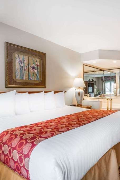 Hotel Baymont by Wyndham Plainfield/ Indianapolis Arpt Area photo 1