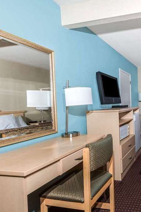 Hotel Howard Johnson by Wyndham Santa Cruz photo 3