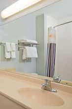 Hotel La Quinta Inn Ste OMA AP photo 4