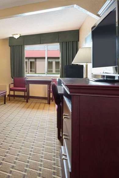 Hotel Ramada Bowling Green photo 4