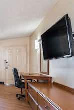 Hotel Super 8 by Wyndham Waco/Mall area TX photo 3
