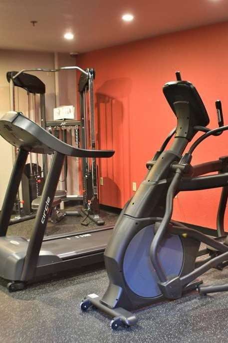 Hotel Ramada by Wyndham Sioux Falls Airport-Waterpark & Event Ctr photo 4