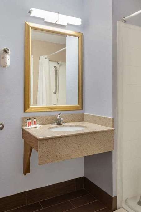 Hotel Super 8 Havre De Grace MD photo 3