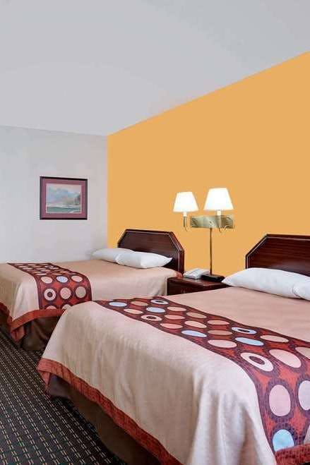 Hotel Super 8 by Wyndham Hillsville photo 3