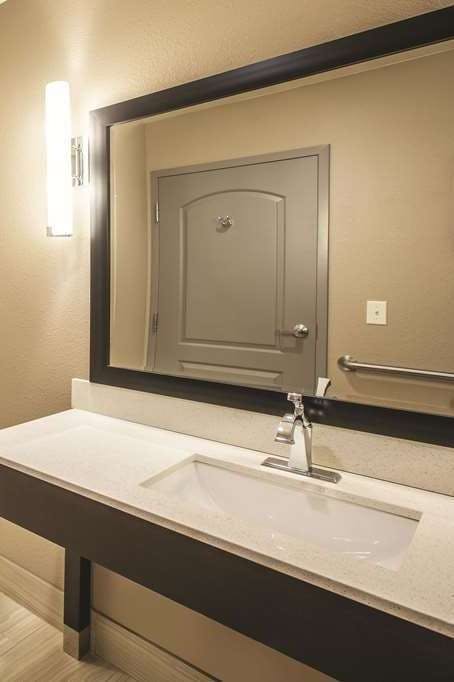 Hotel La Quinta Inn & Suites by Wyndham Hattiesburg - I-59 photo 3