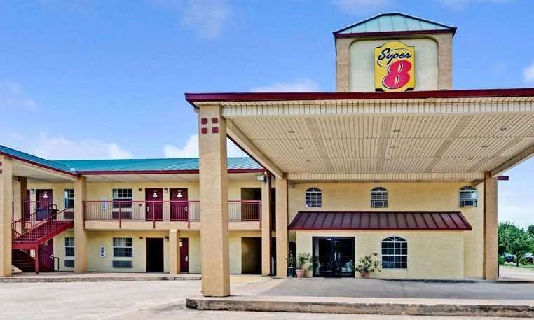 Super 8 by Wyndham Dallas South