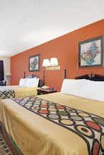 Hotel Super 8 by Wyndham Dallas South photo 2