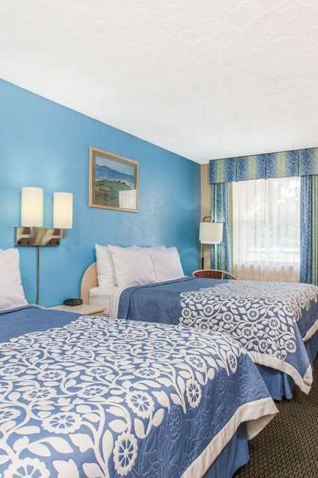 Hotel Days Inn by Wyndham Bradenton I-75 photo 2