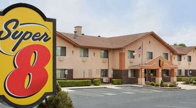 Super 8 by Wyndham Mayfield