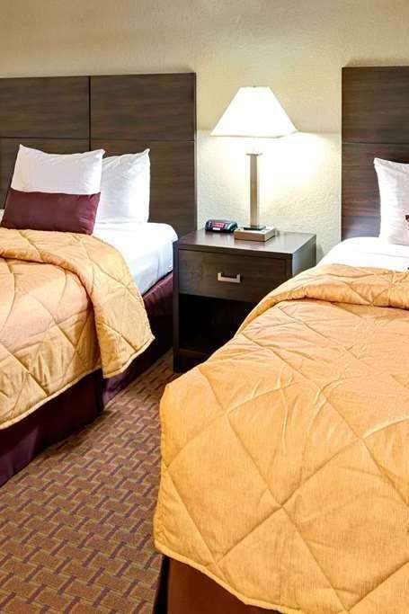 Hotel Ramada by Wyndham El Paso photo 2