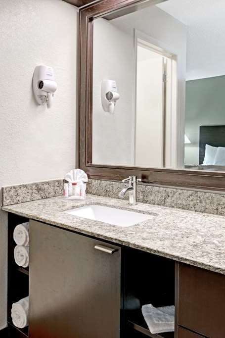 Hotel Ramada by Wyndham El Paso photo 4