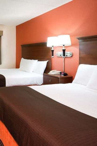 Hotel AmericInn by Wyndham Manitowoc photo 2