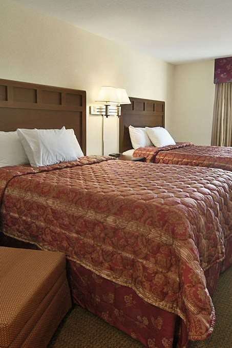 Hotel Super 8 Bowling Green North photo 2