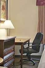 Hotel Super 8 Bowling Green North photo 3