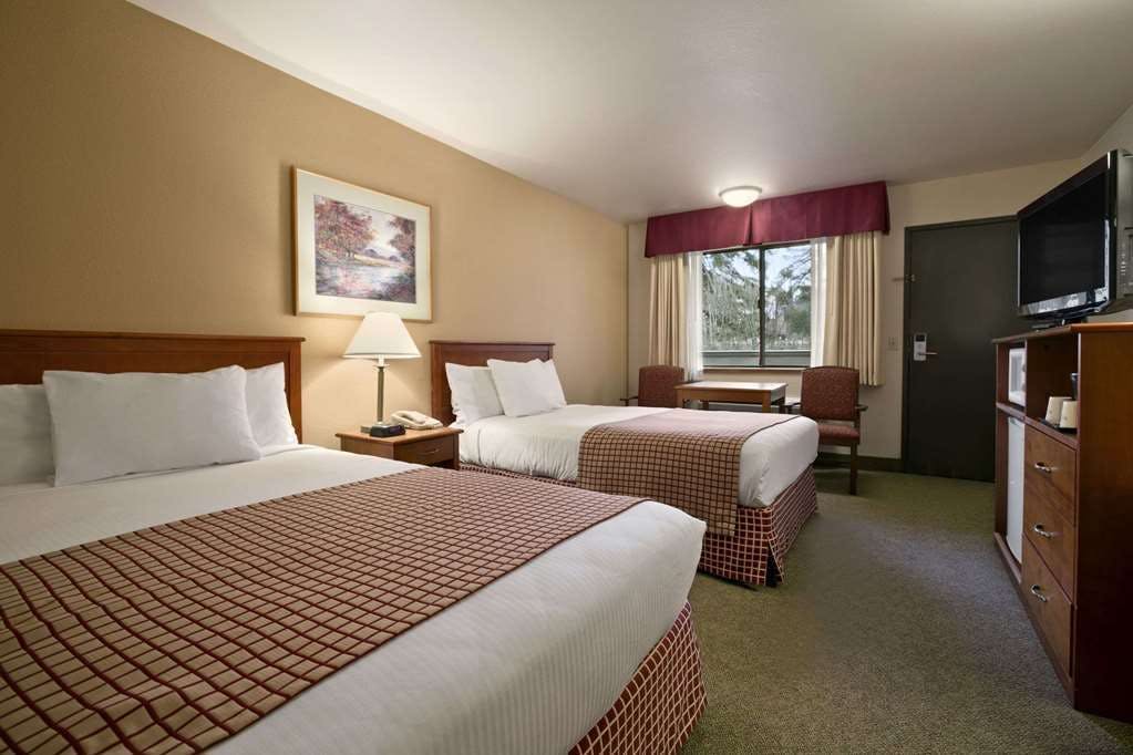 Hotel Baymont by Wyndham Seattle/Kirkland WA photo 3