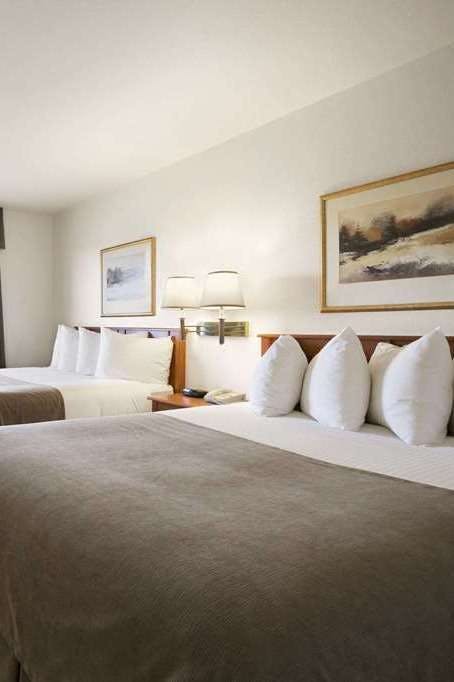 Hotel Super 8 Slave Lake AB photo 2
