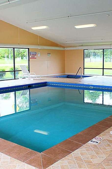 Hotel Baymont by Wyndham Springfield photo 4