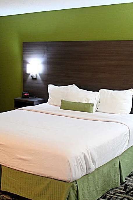 Hotel Baymont by Wyndham Springfield photo 1