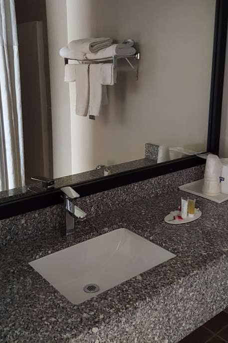 Hotel Days Inn and Suites Huntsville photo 2