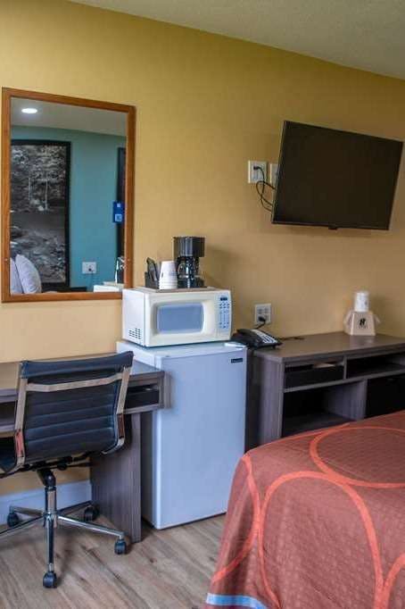 Hotel Super 8 by Wyndham Mountain Home photo 3