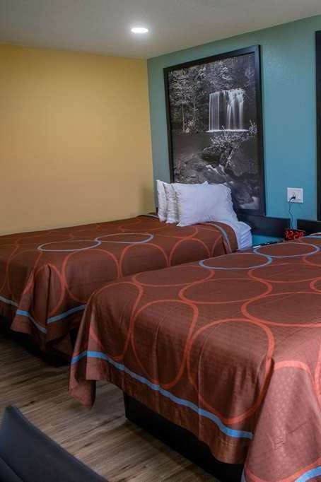 Hotel Super 8 by Wyndham Mountain Home photo 2