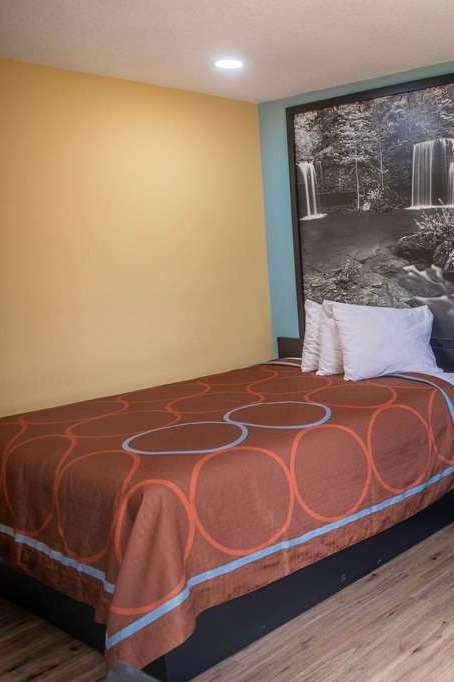 Hotel Super 8 by Wyndham Mountain Home photo 1