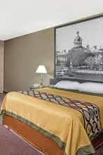 Hotel Super 8 Kingston photo 1