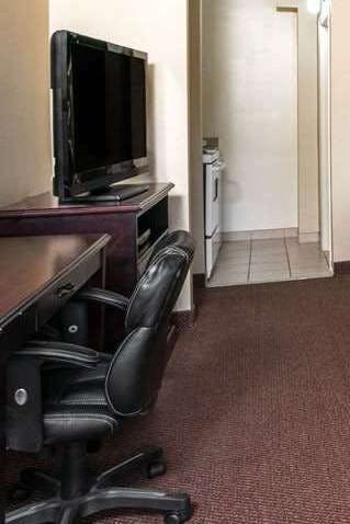 Hotel Super 8 by Wyndham Kingston photo 3