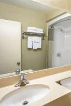 Hotel Super 8 Kingston photo 4
