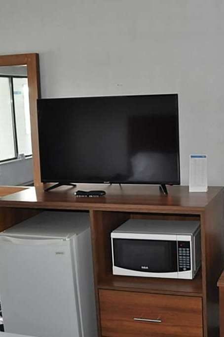 Hotel Super 8 by Wyndham Petoskey photo 5