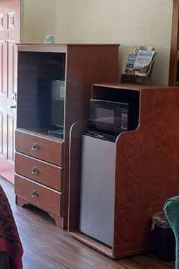 Hotel Days Inn & Suites by Wyndham Marshall photo 3