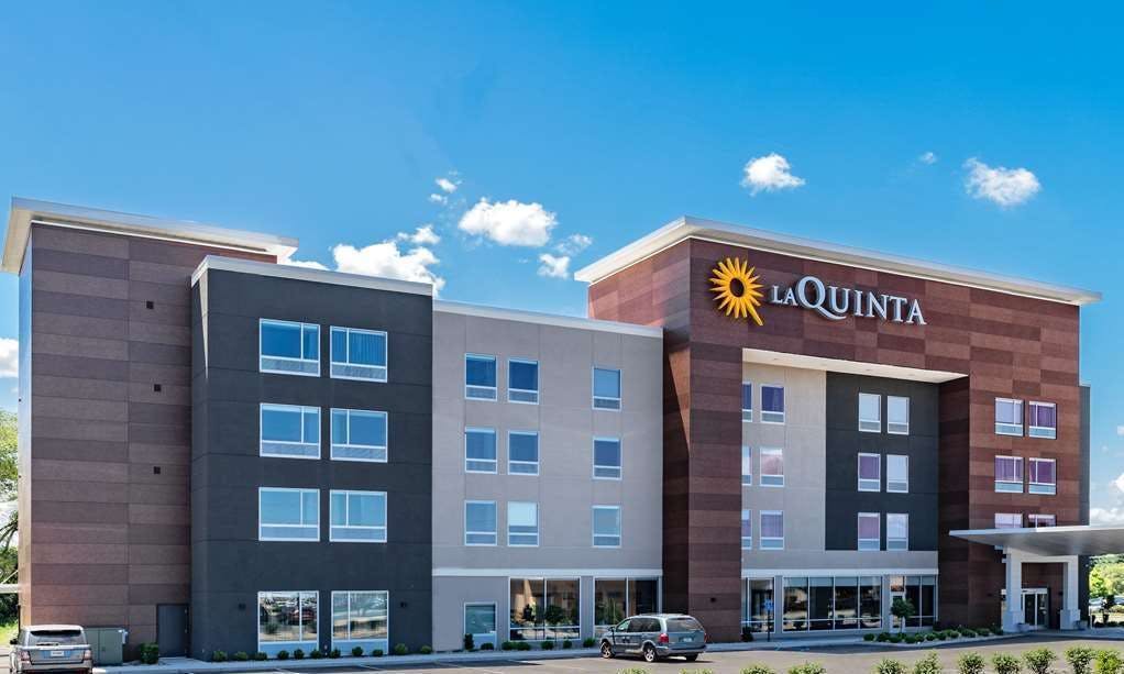 LaQuinta Suites by Wyndham South Bend Notre Dame Area