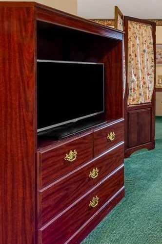 Hotel Super 8 by Wyndham Reedsburg photo 4