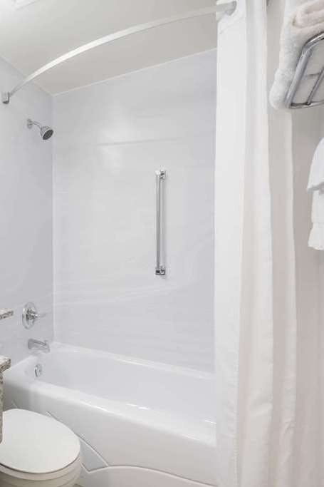Hotel Super 8 Port Elgin photo 5