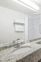 Hotel Super 8 Port Elgin photo 4