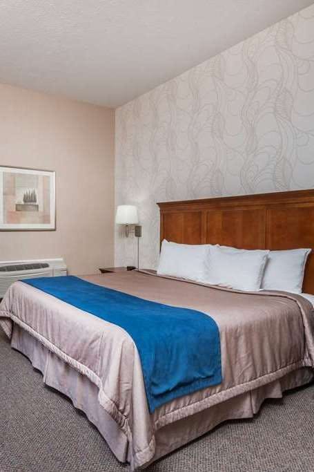 Hotel Super 8 Port Elgin photo 1