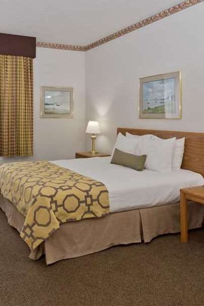 Hotel Baymont by Wyndham Rockford photo 3